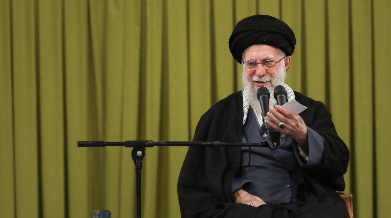 Imam Chameneis Rede zum Jahrestag der Rückkehr Imam Chomeinis aus dem Exil